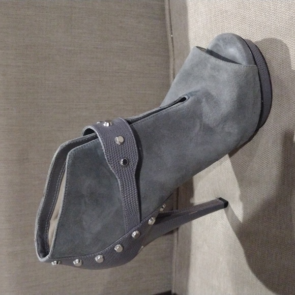 Michael Kors Peep Toe Gray Suede Booties with Silver studs. - Picture 4 of 4